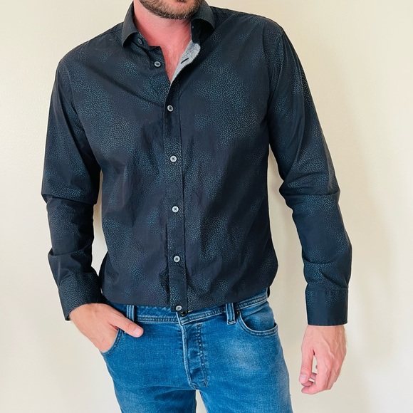 Bugatchi Other - Bugatchi Shaped Fit Print Button down Shirt